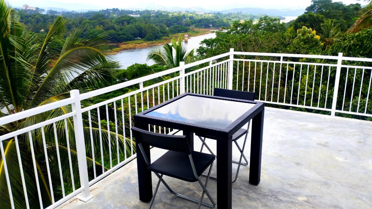 Mahaweli View Inn Kandy Exteriör bild