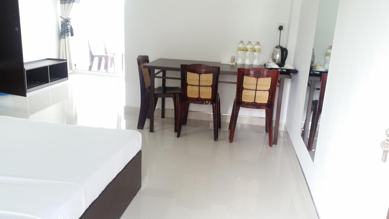 Mahaweli View Inn Kandy Exteriör bild