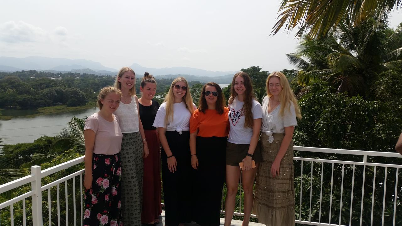Mahaweli View Inn Kandy Exteriör bild
