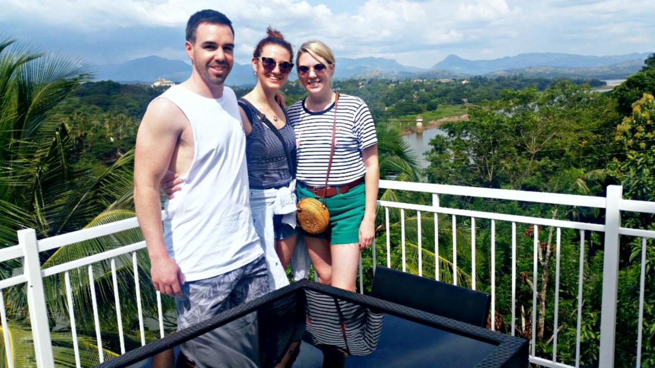 Mahaweli View Inn Kandy Exteriör bild