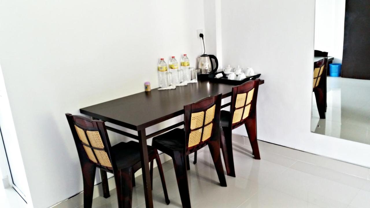 Mahaweli View Inn Kandy Exteriör bild