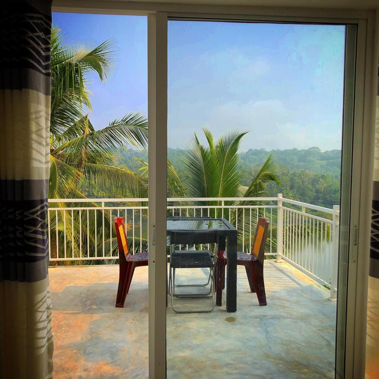 Mahaweli View Inn Kandy Exteriör bild