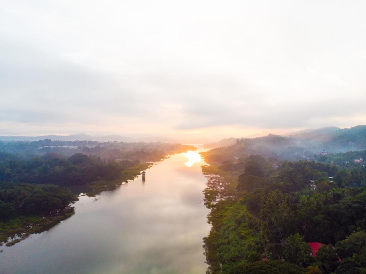 Mahaweli View Inn Kandy Exteriör bild