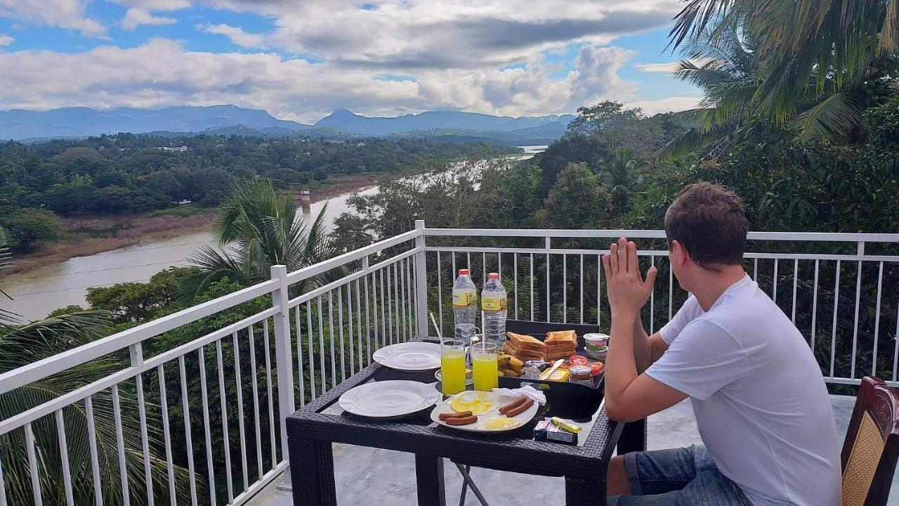 Mahaweli View Inn Kandy Exteriör bild